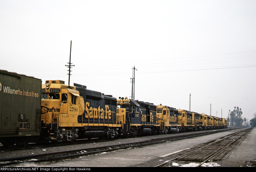 ATSF 5991 and ATSF 2700 (REPOST)